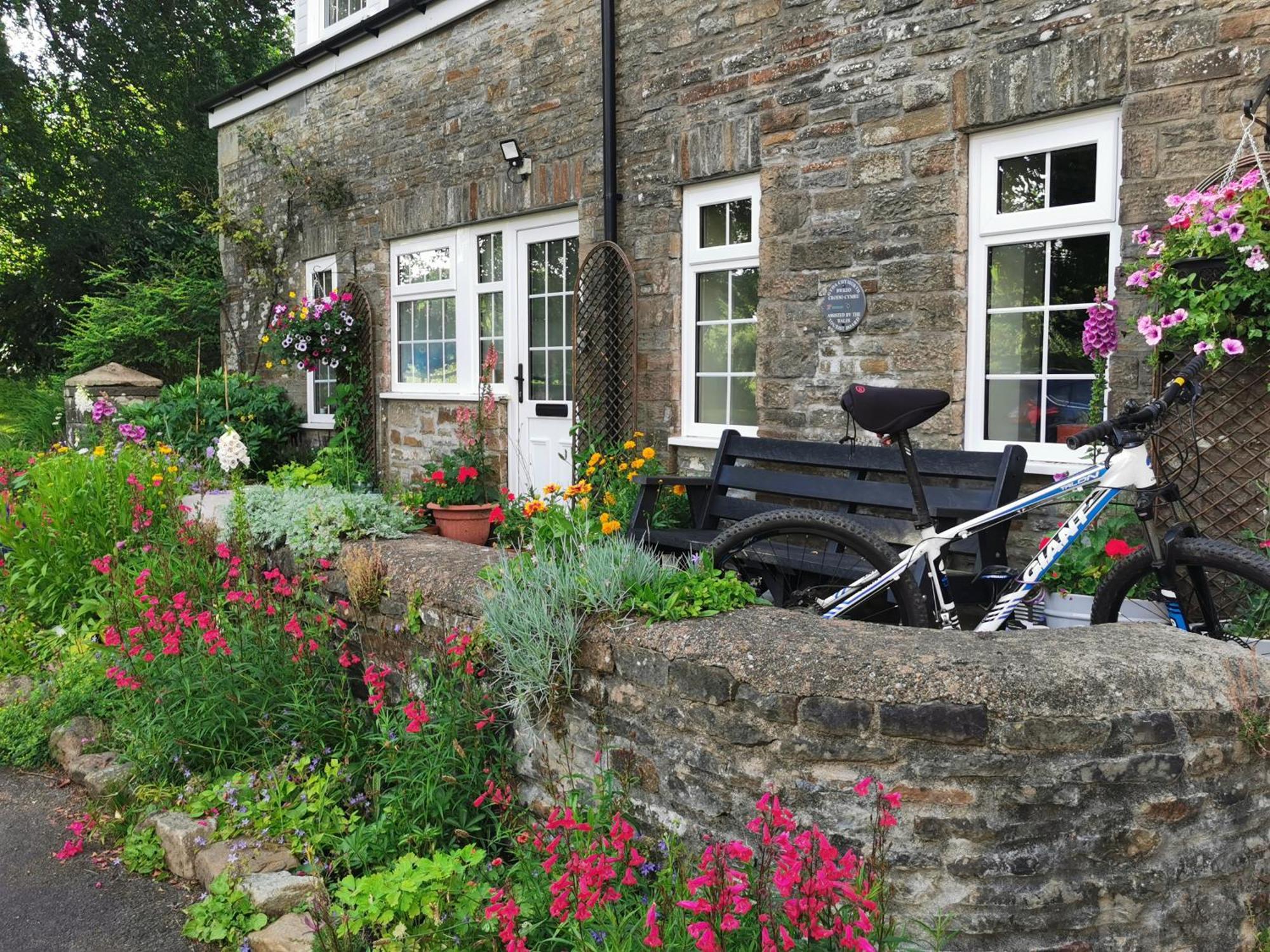 Swansea Valley Holiday Cottages Cilybebyll Екстериор снимка